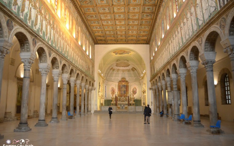 Sant’Apollinare Nuovo – The splendor of mosaic between Arian and Catholic worship